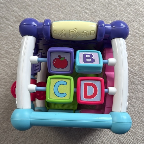 VTech Busy Learners Activity Cube, Purple - Picture 6 of 7